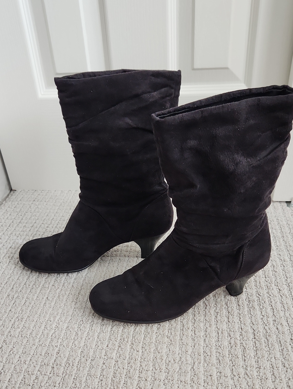 AEROSOLES Black Suede Mid-Calf Heeled Boots